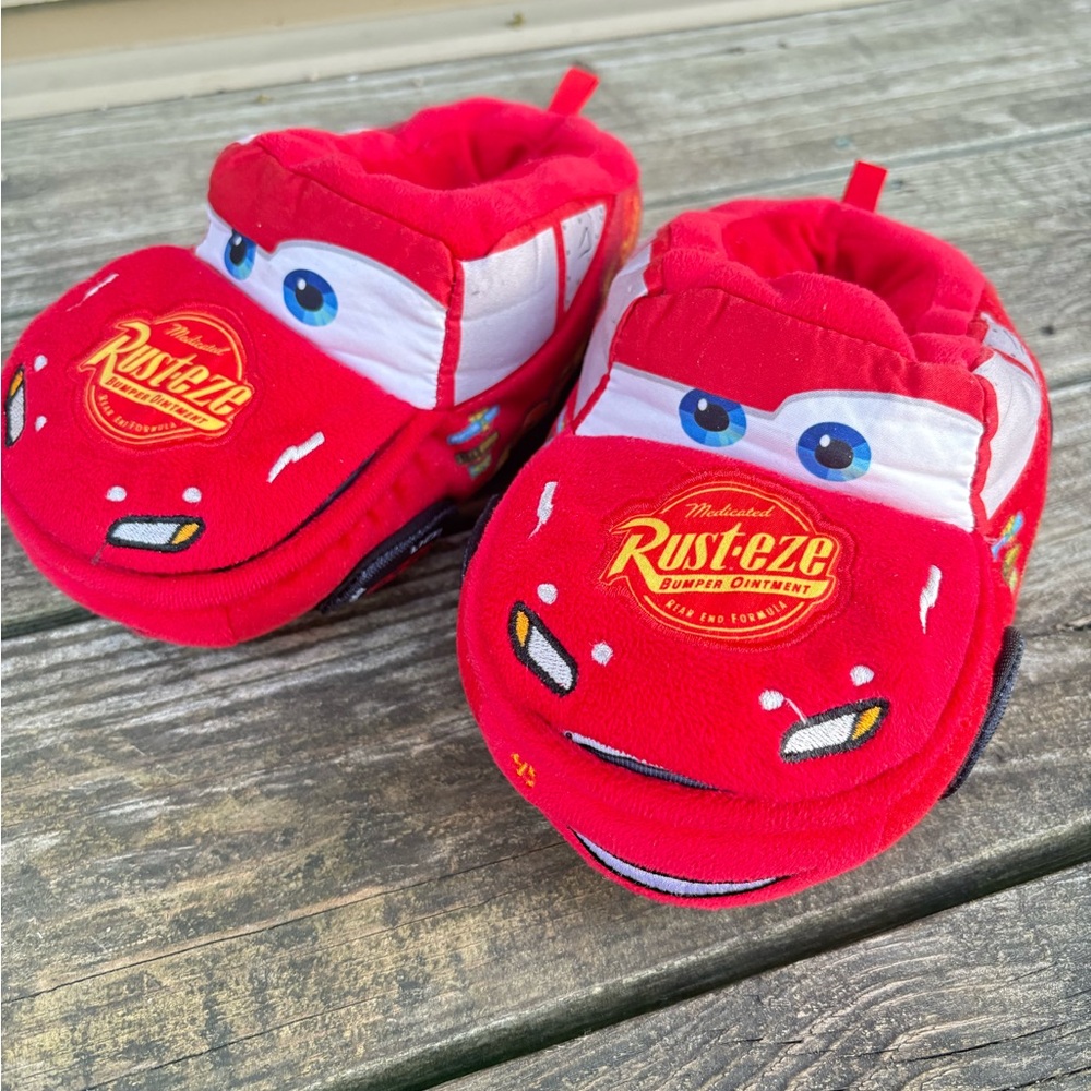 Disney Store Official Lightning McQueen  Cars Slippers for Kids size 11/12